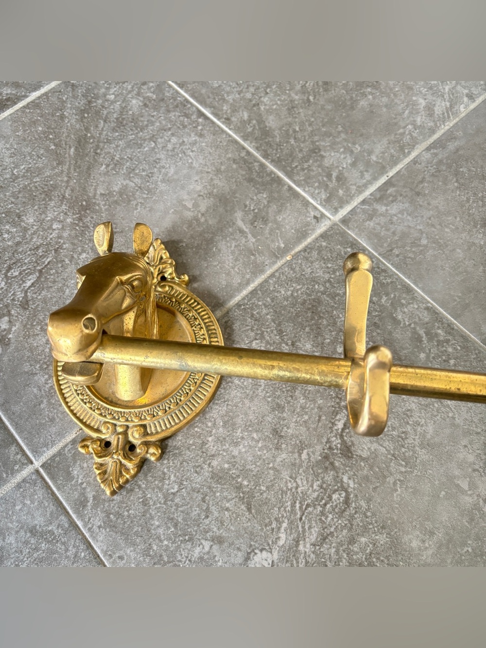 Vintage 3.5 ft Brass Horse Head Tack Rack Coat Rack, Equestrian Entryway 5 Hooks - Picture 3 of 16